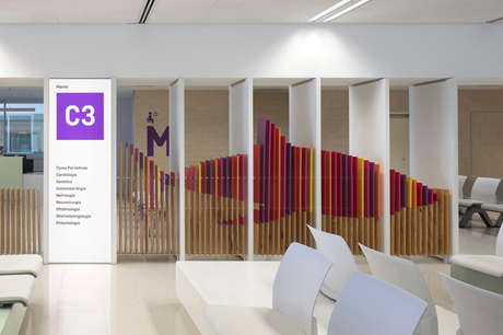 萌趣即正义，西班牙儿科医院的导视和环境图形设计，so funny！